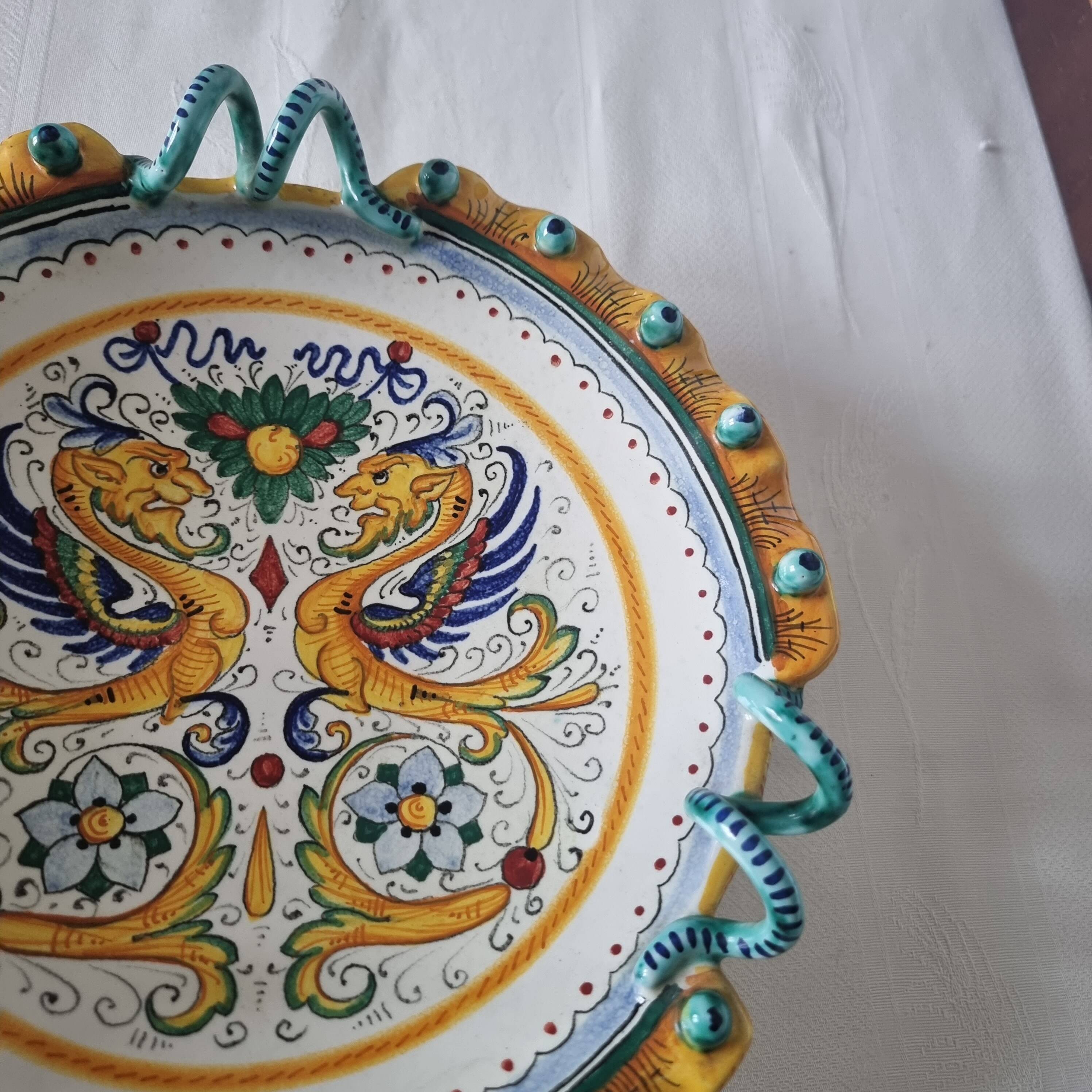 Beautiful Italian ceramic Deruta bowl or compote dish, made and pe
