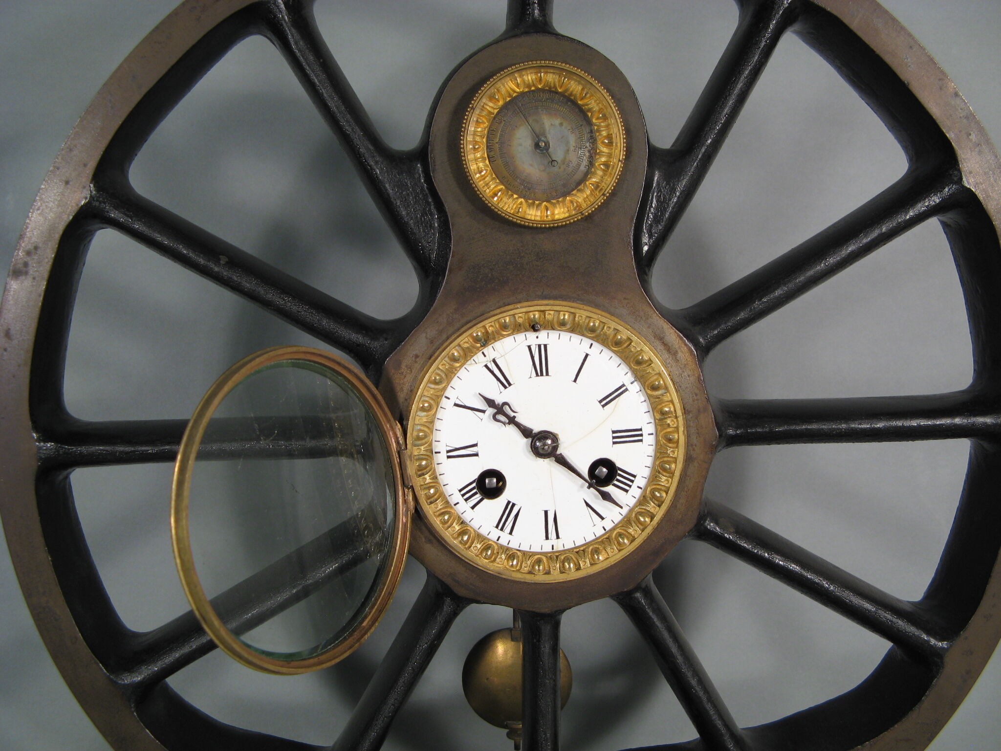 Former clock barometre clock has to poser industrial style form ferri wheel