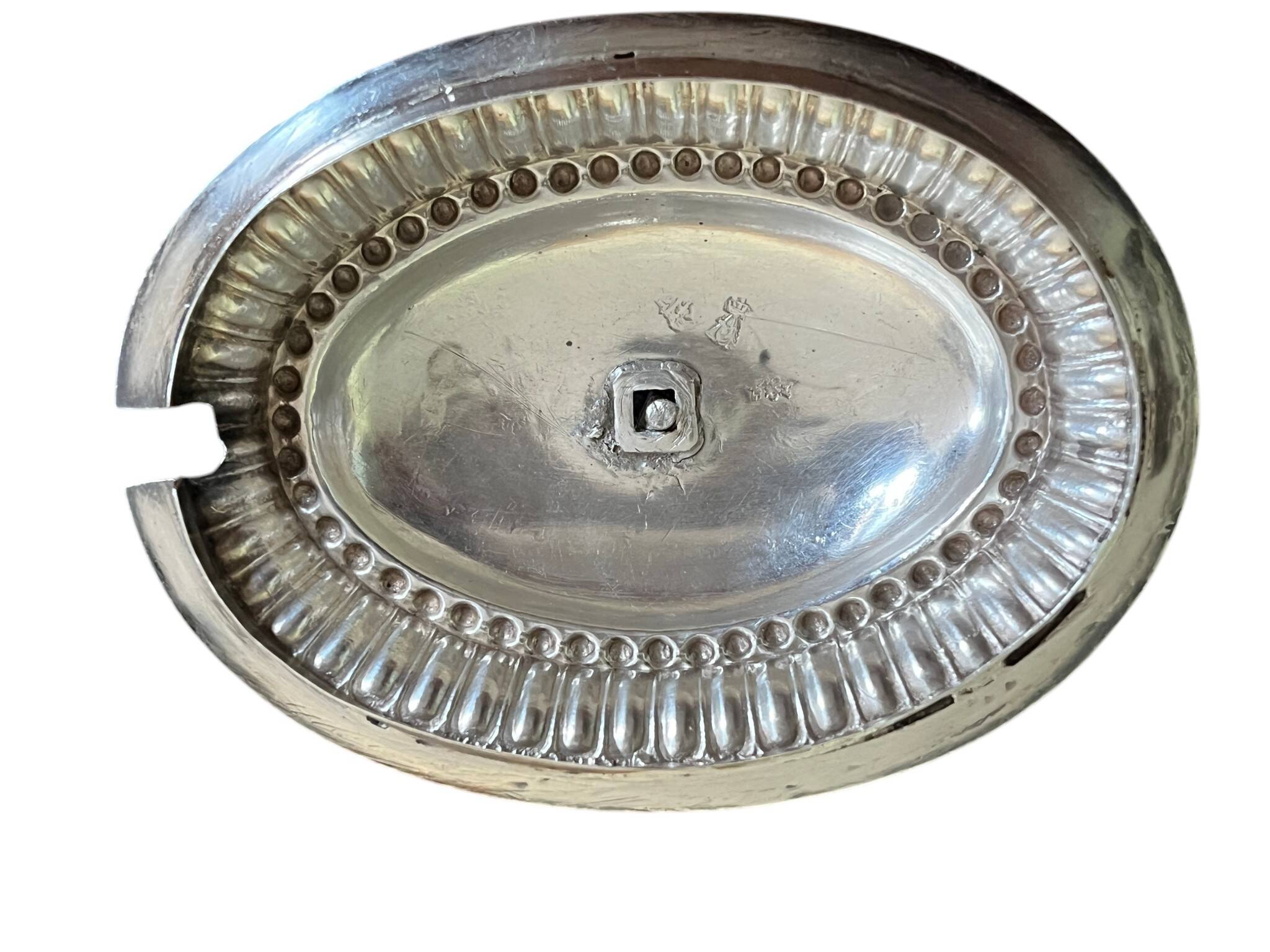 Silverware, sugar bowl in silver Louis XVI style, hallmarks late 18th century.