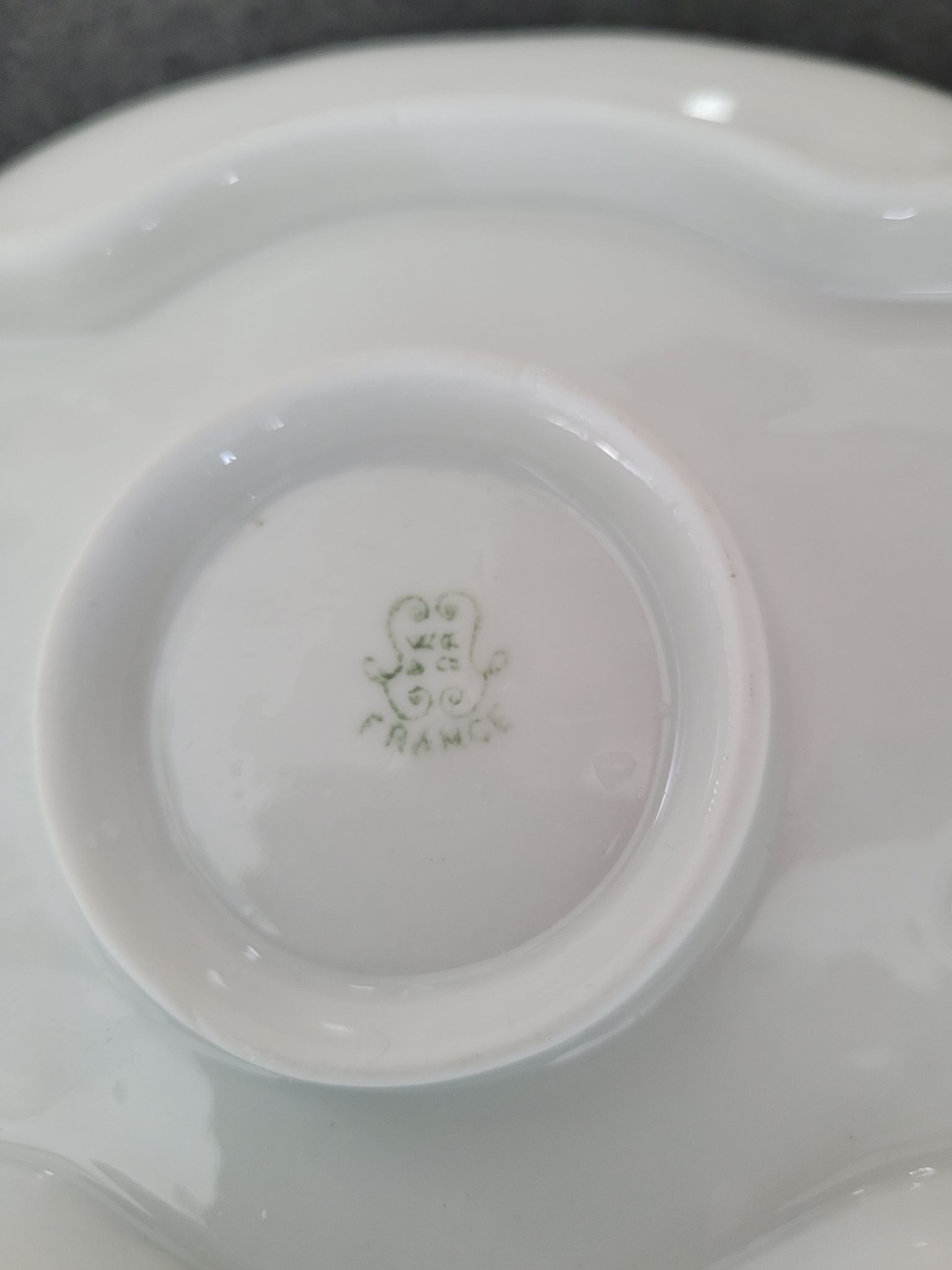 Dish with handle