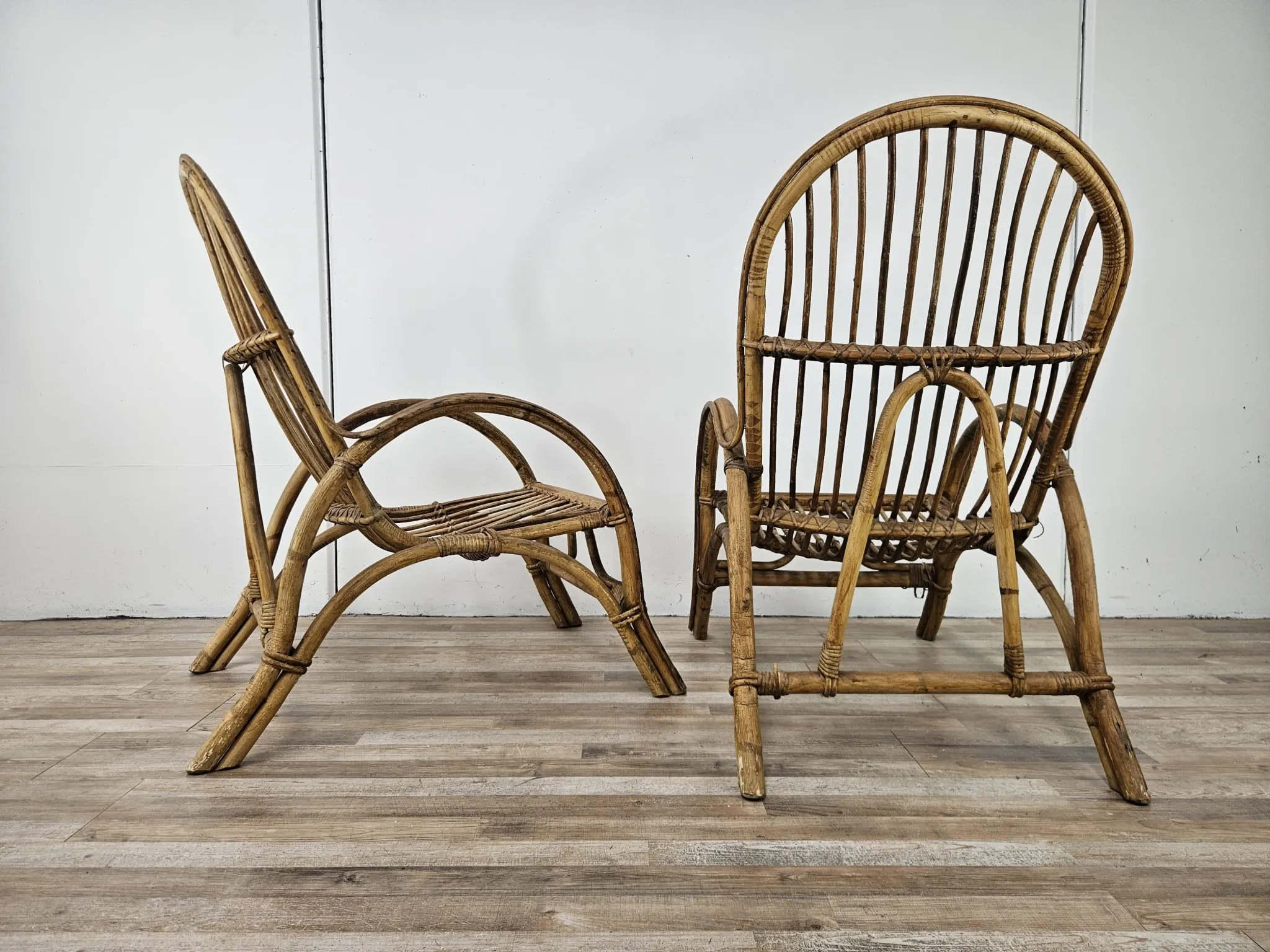 Quatre fauteuils en osier vintage, années 1970