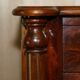 Commode Victorienne en Bois Flammé avec Roulettes en Porcelaine
