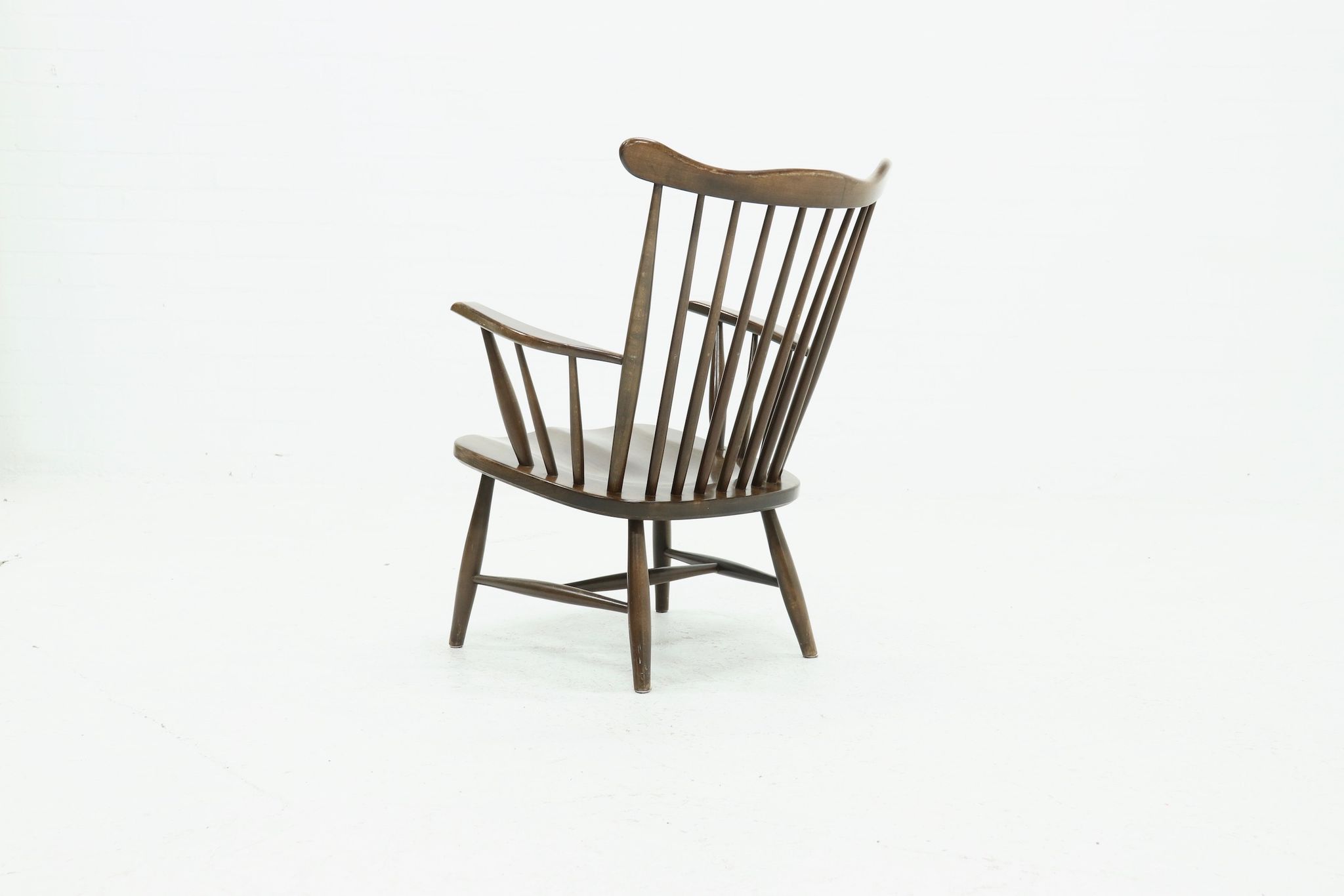 Fauteuil scandinave à dossier fuseau années 1960