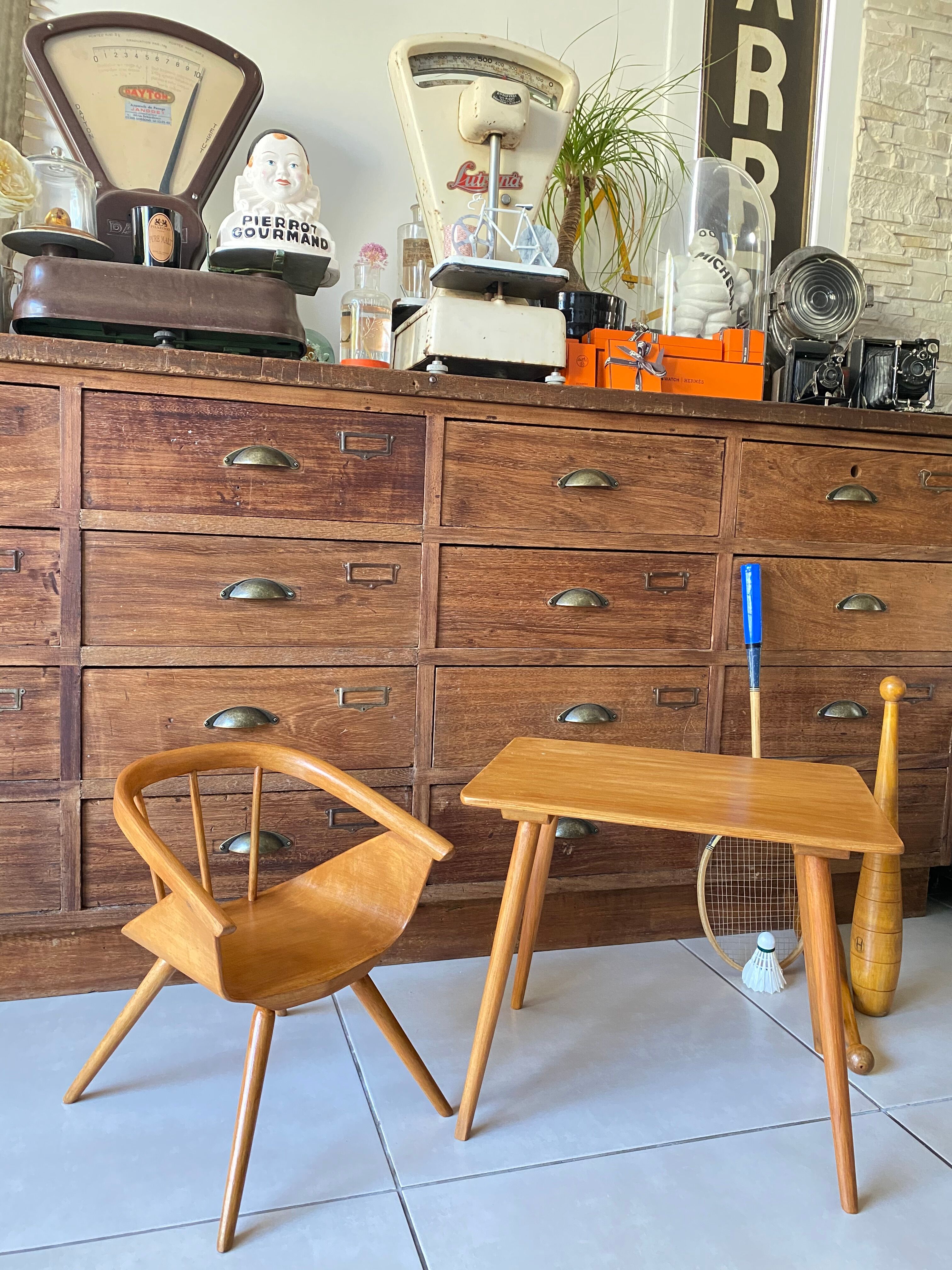Ensemble bureau et fauteuil enfant Baumann