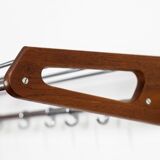 Porte-manteau en teck et acier par Børge Mogensen pour Søborg Møbler (Danemark, années 1960).