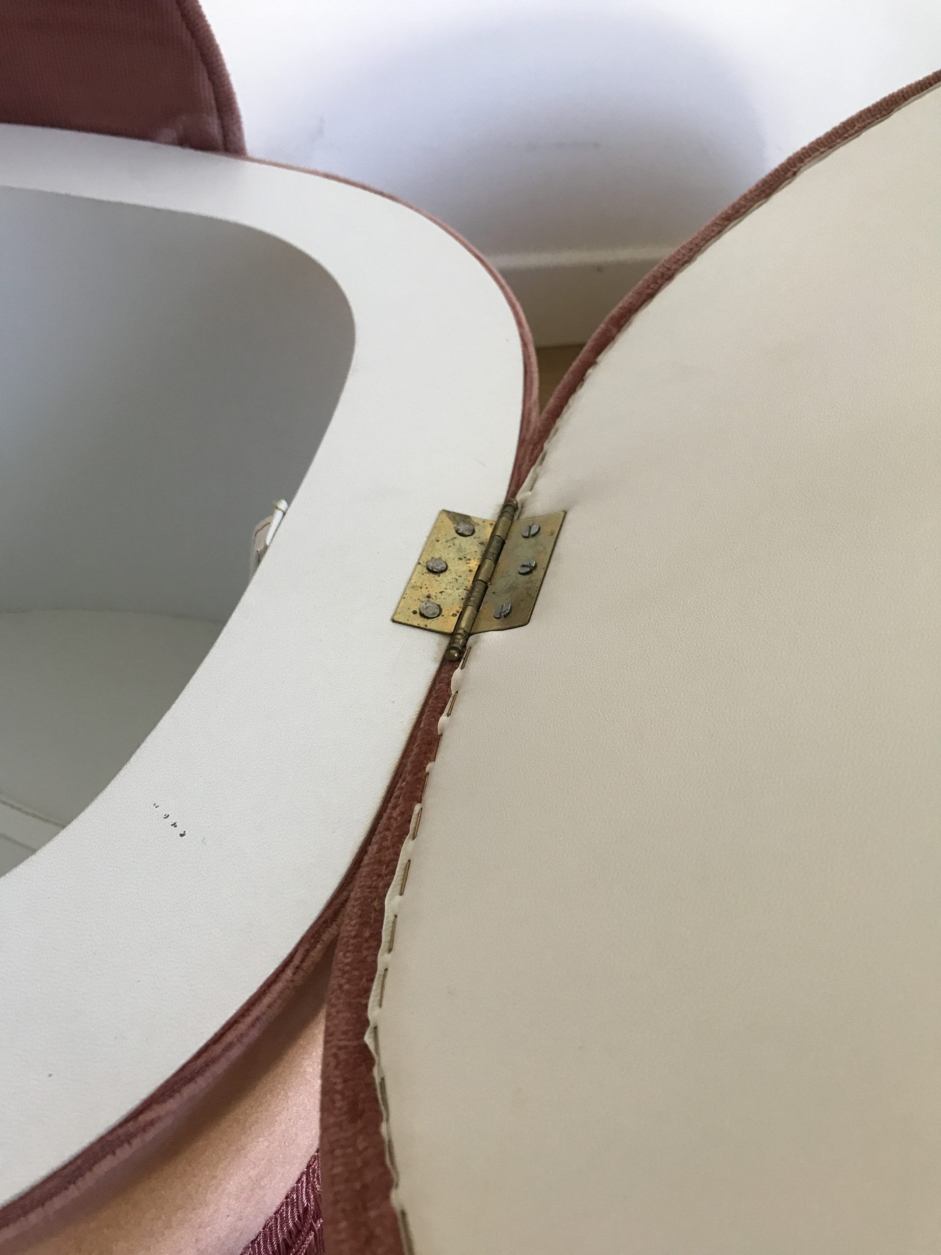 Toad style heater in original pink velvet with trunk