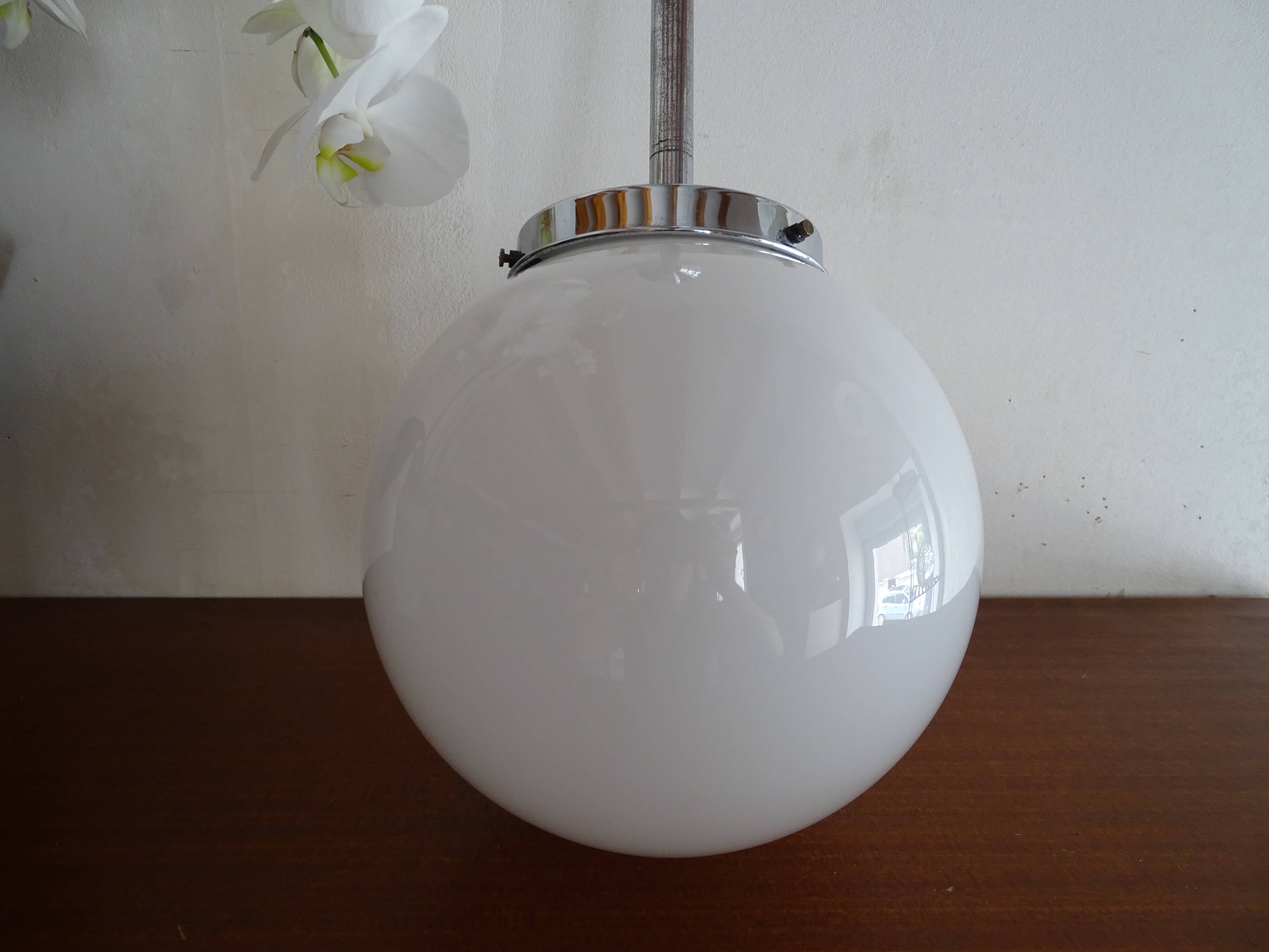 Suspension art déco globe boule et métal chromé