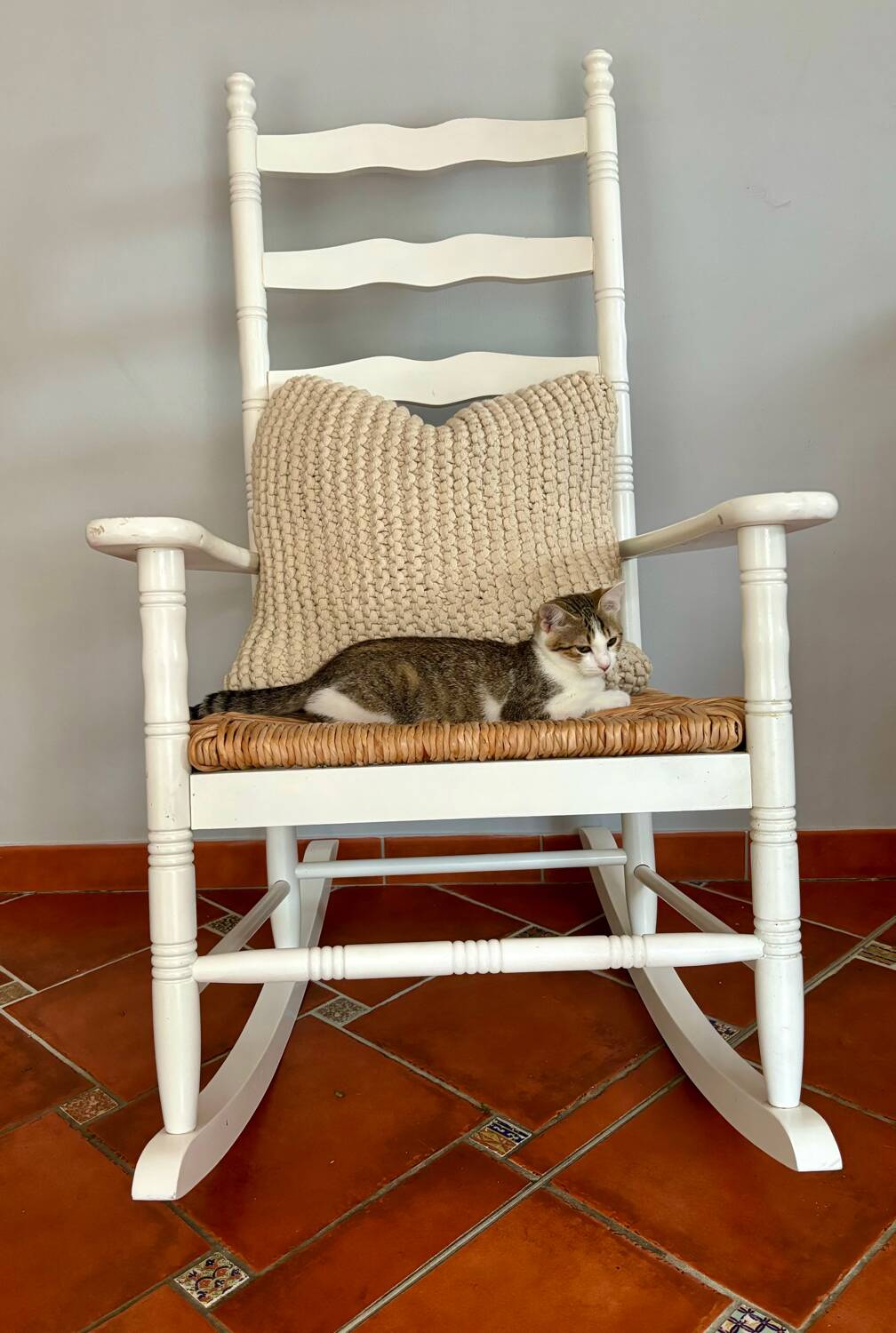 Chaise berçant rustique