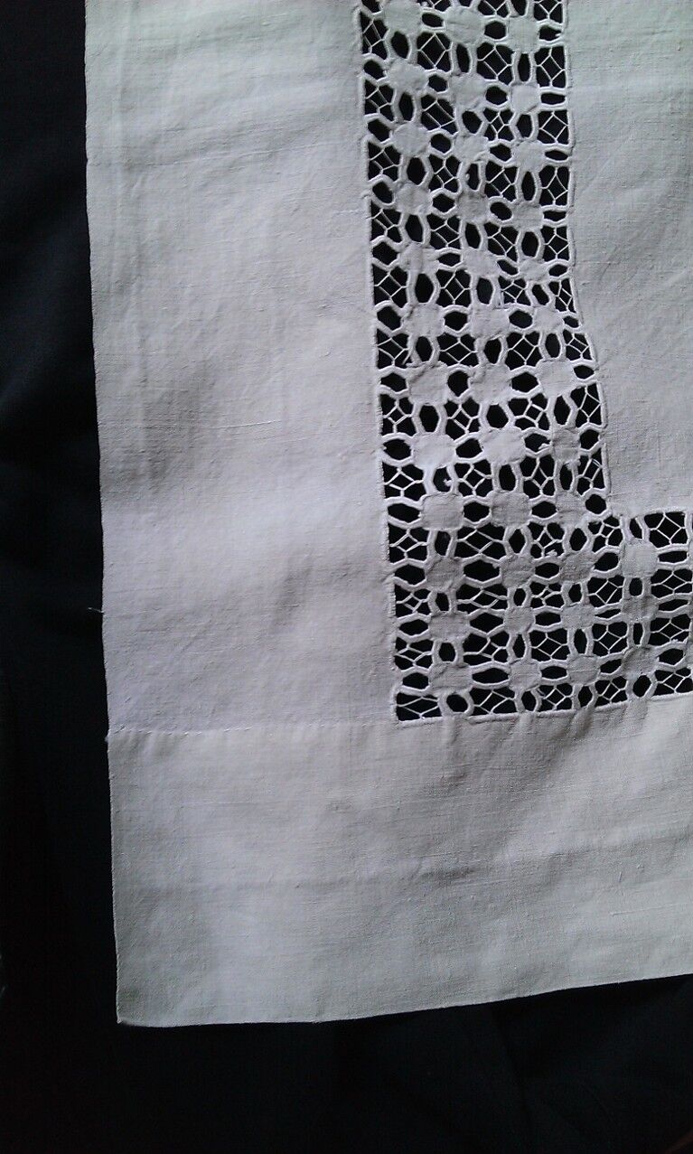 Large sheet 2places embroidered linen R C broad day