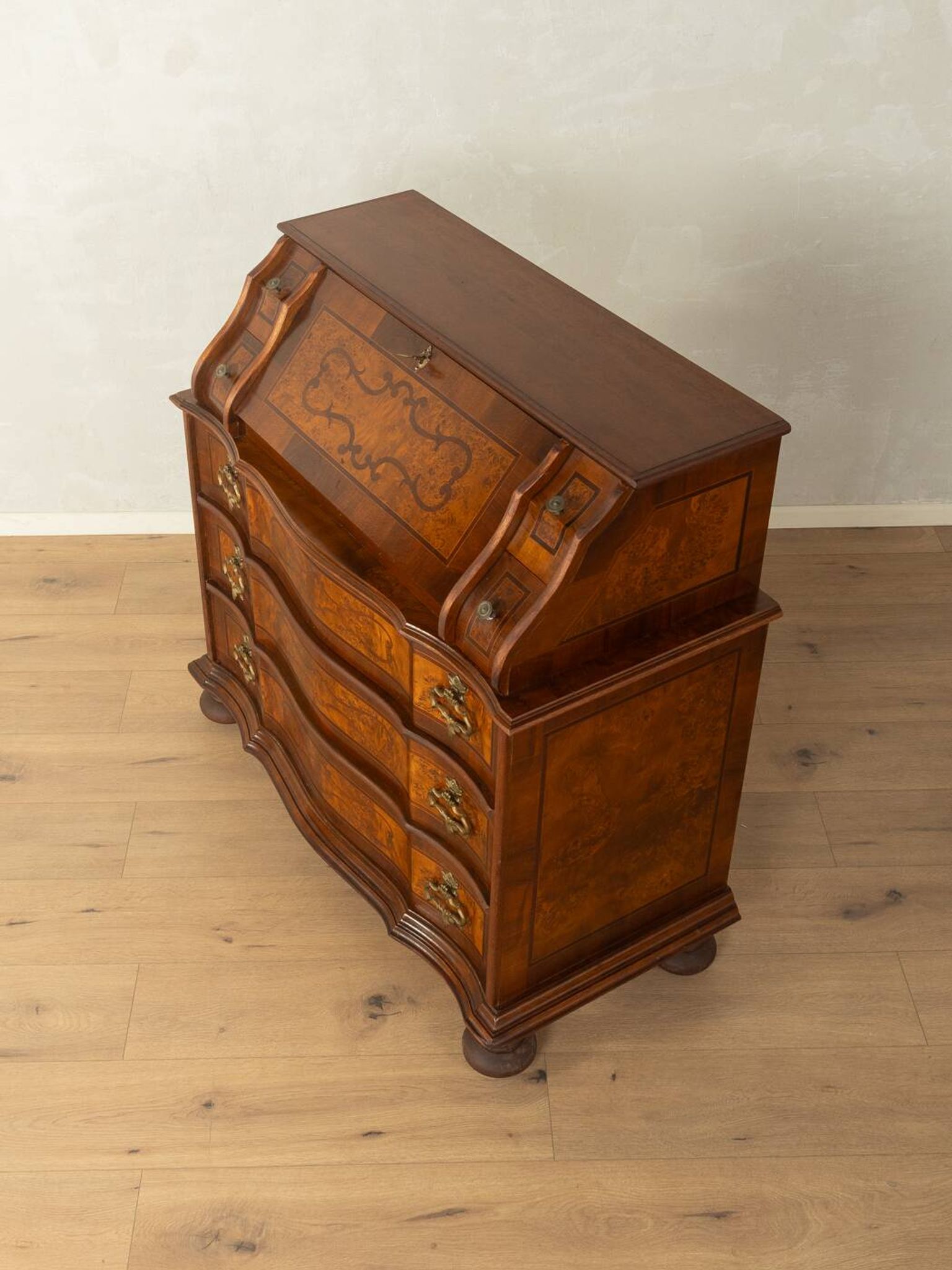 Commode secrétaire italienne, vers les années 1920.