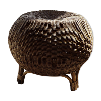 Wicker and rattan pouf
