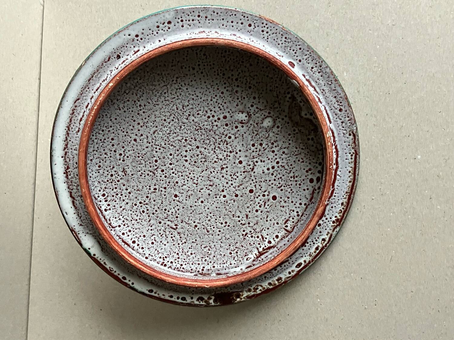 Ceramic pot with lid