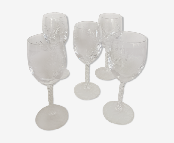 Cinq verres à porto en cristal gravés motifs épis de blé