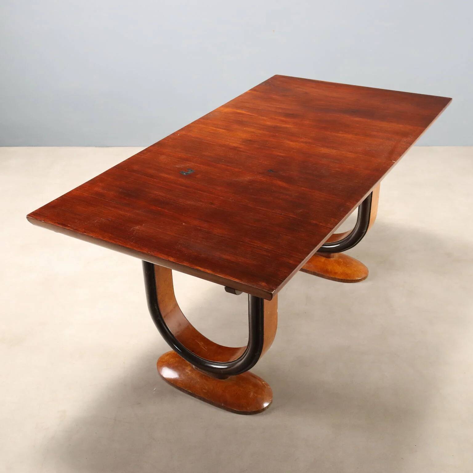 Art Deco table in rosewood and thuya burl.
