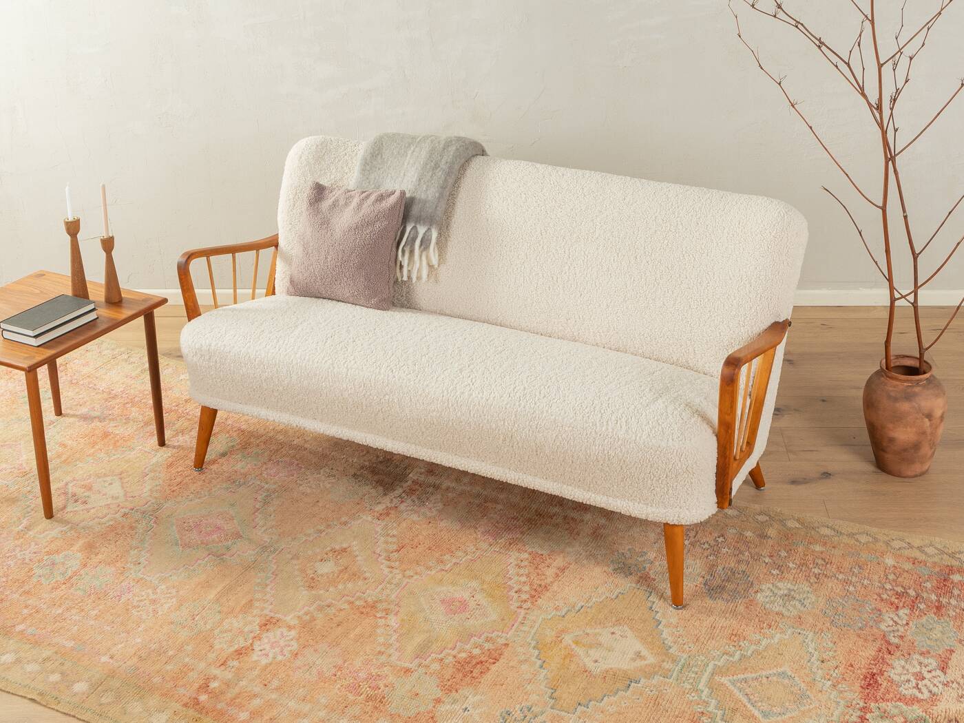 Enchanting cocktail sofa