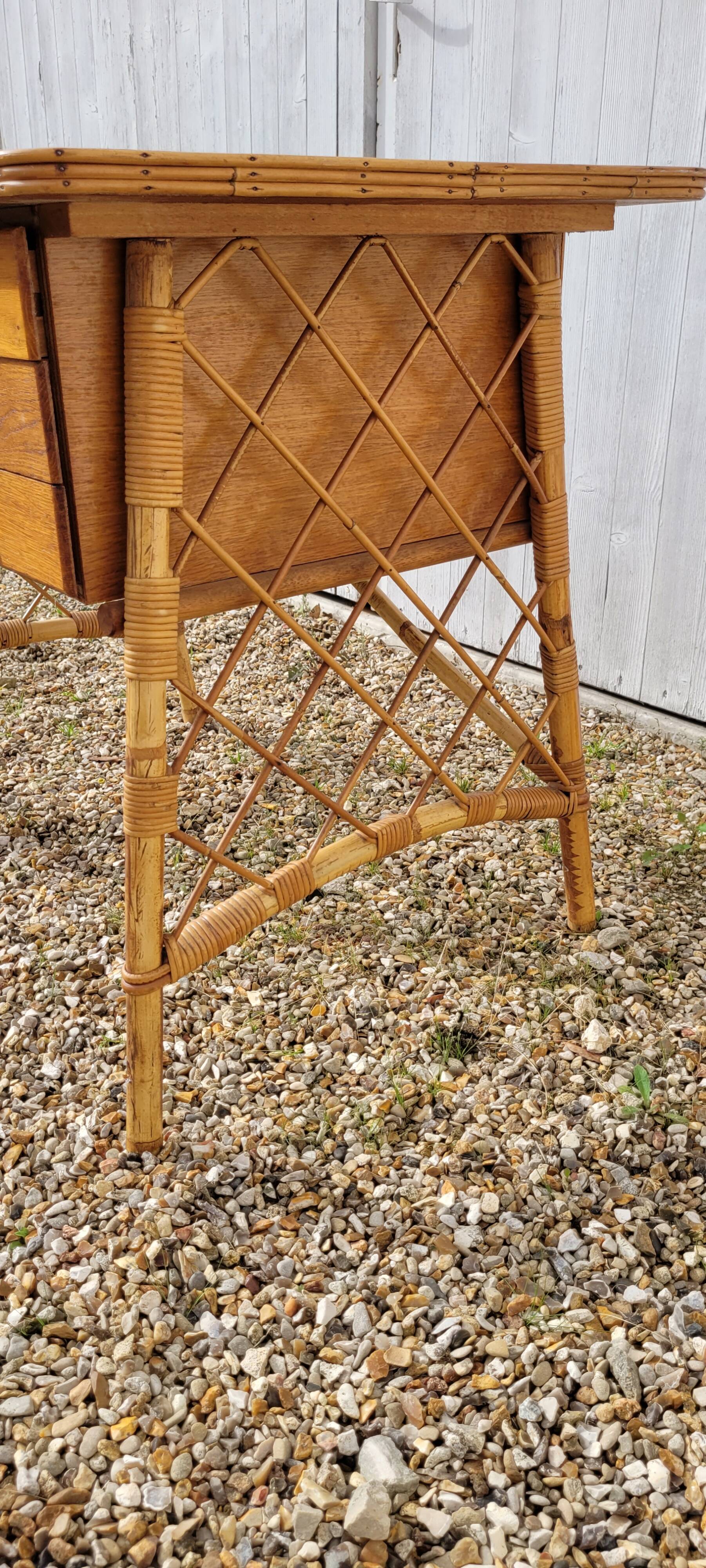 Bureau en rotin