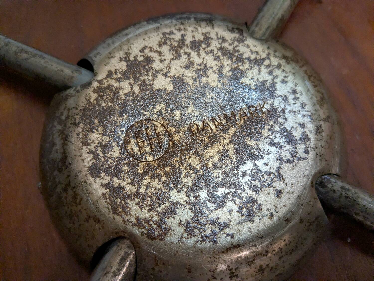 8 Arne Jacobsen Series 7 chairs