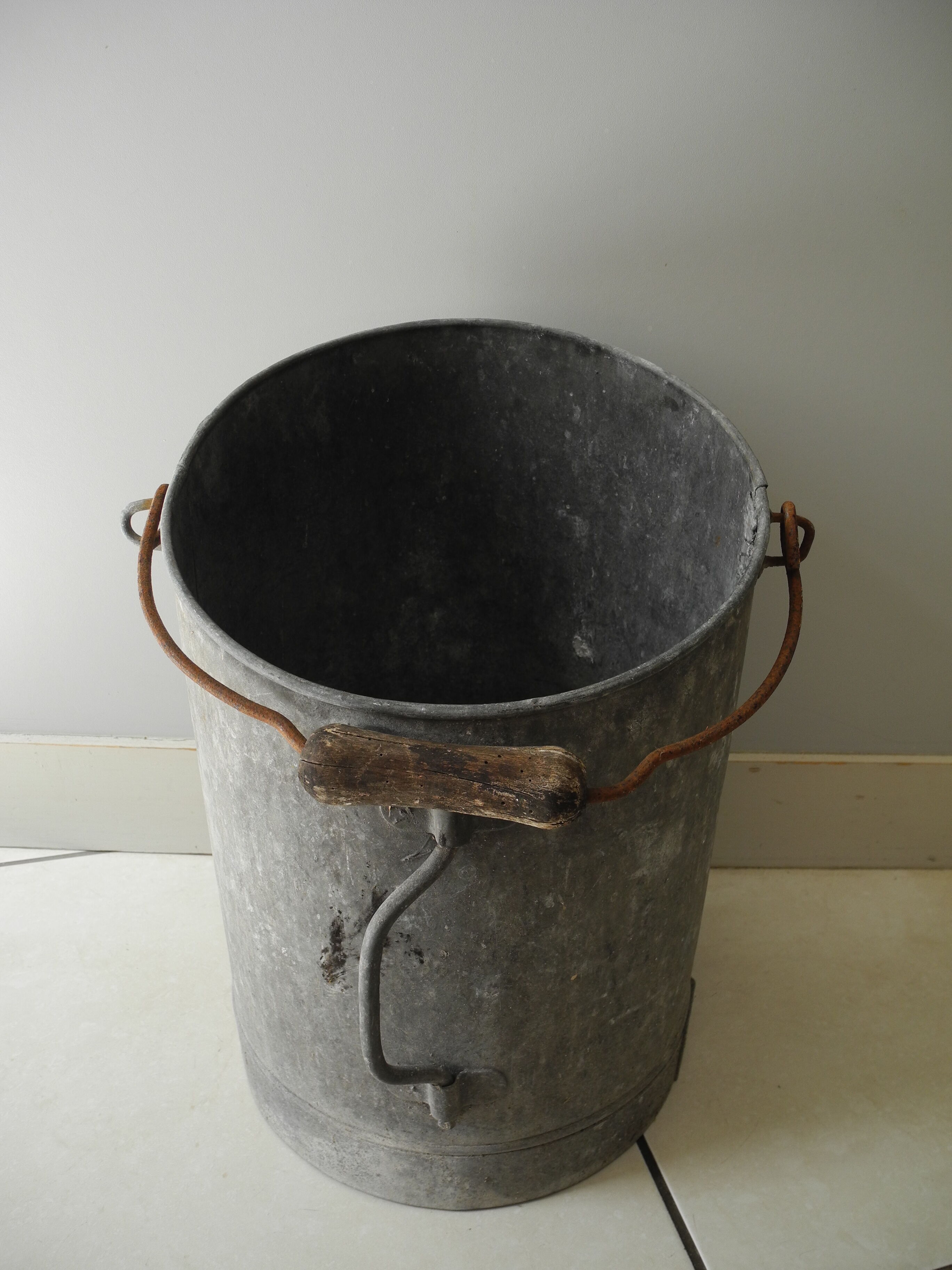 Old bucket coal zinc old zinc coal bucket zinkkohleeimer rustic decoration