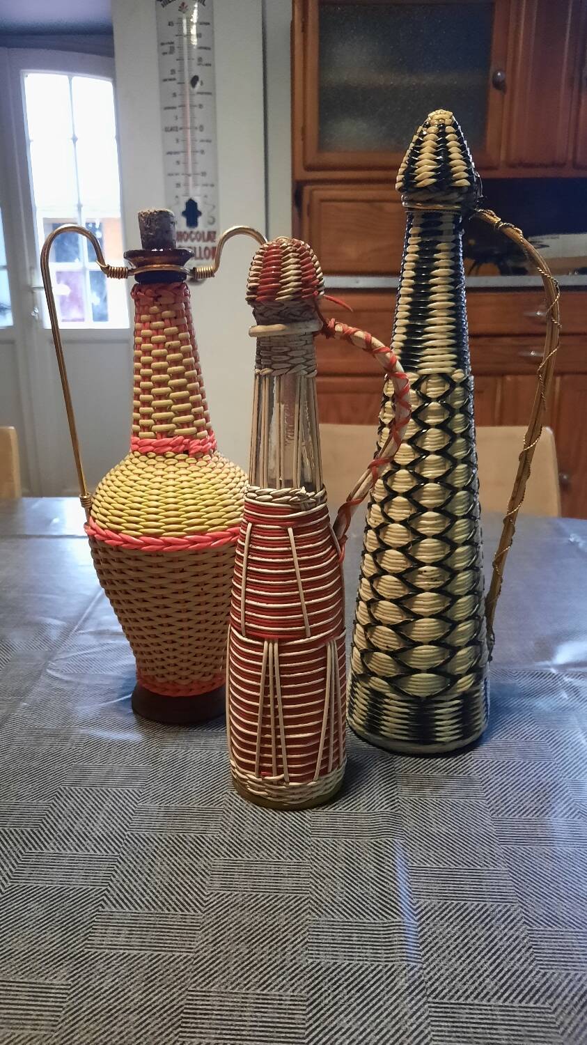 Set of 3 scoubidou bottles