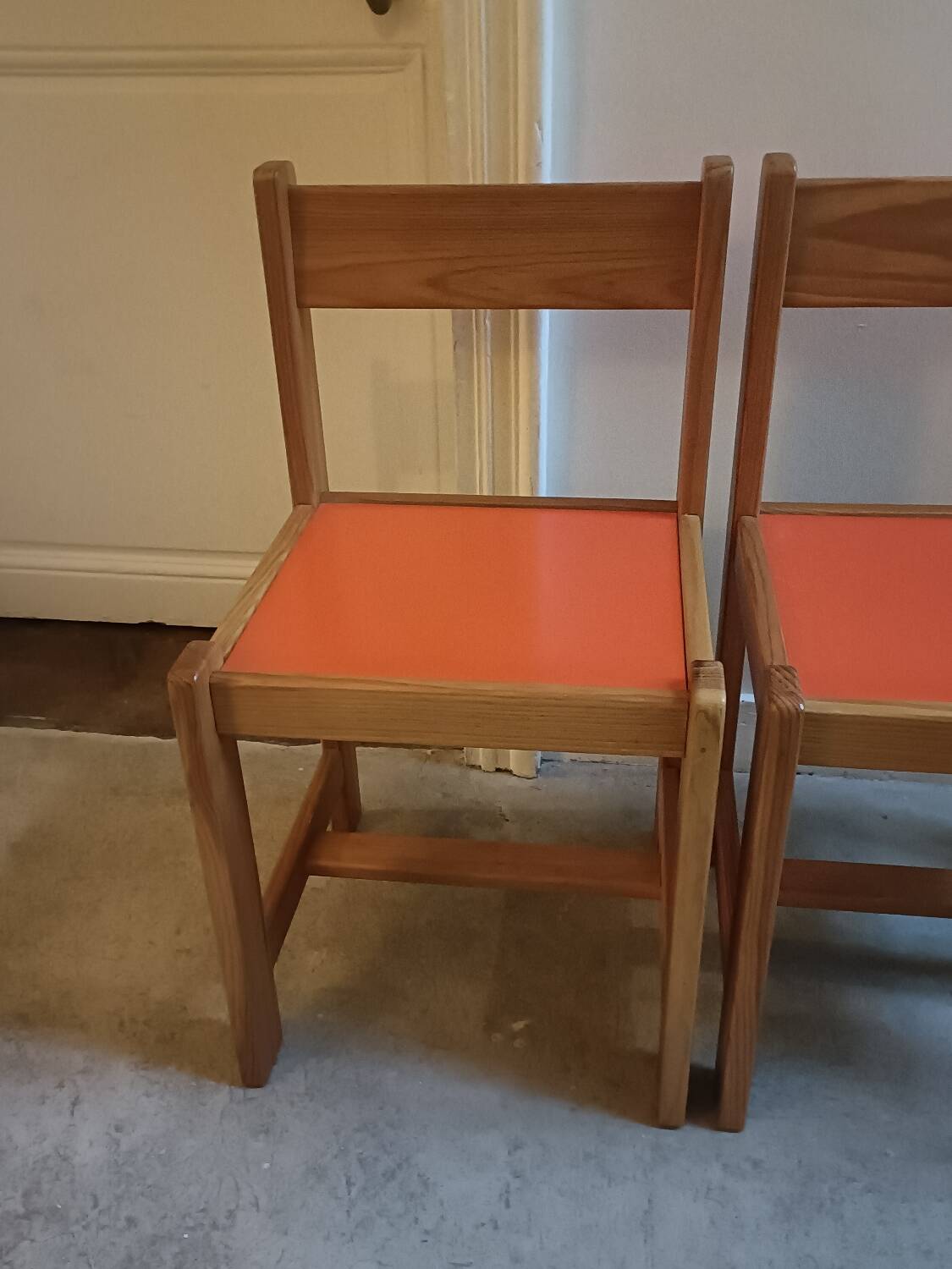 Pair of pop chairs