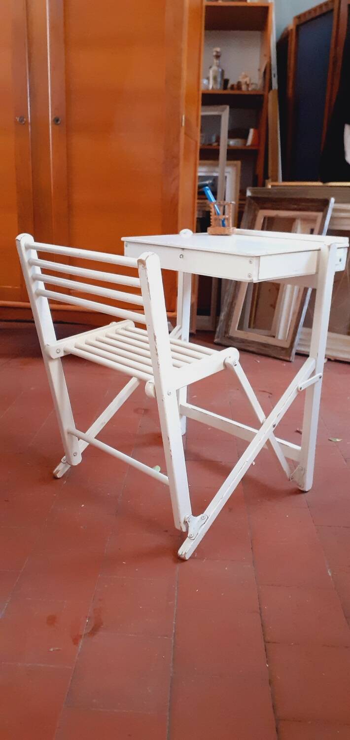 Vintage folding children's desk in lacquered wood from the 70s