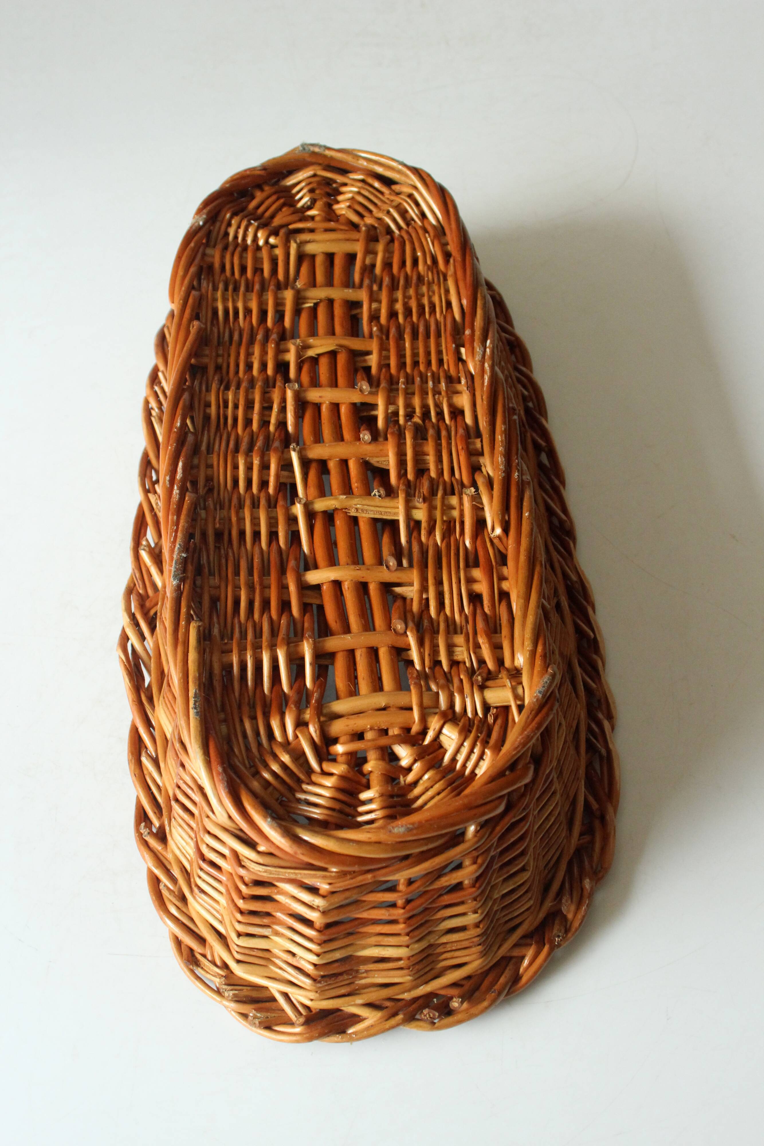 Wicker bread basket, braided, handmade, vintage from the 1970s