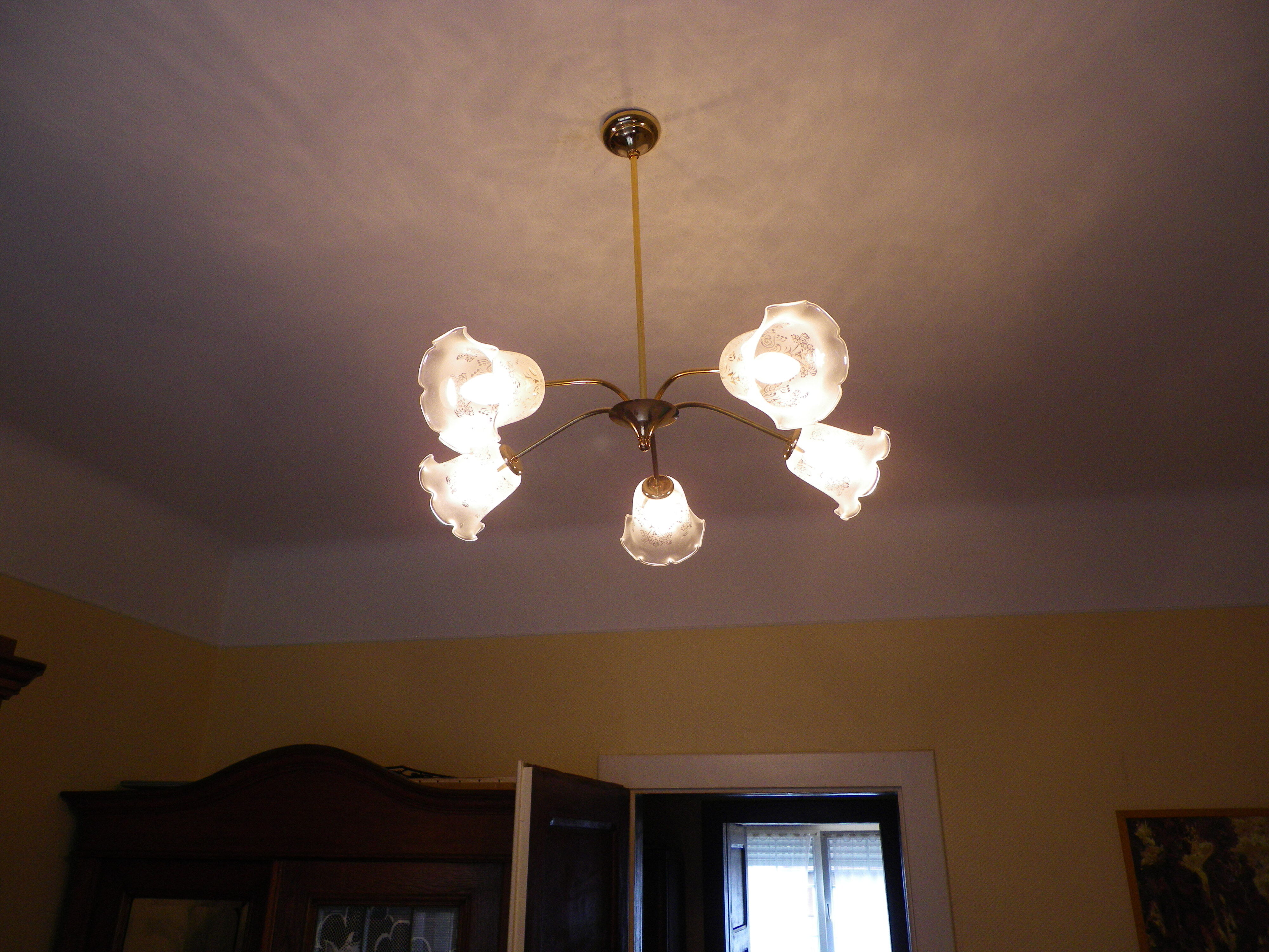 Gilded metal chandelier, 5 branches, opaque glass cupola - 60s/70s