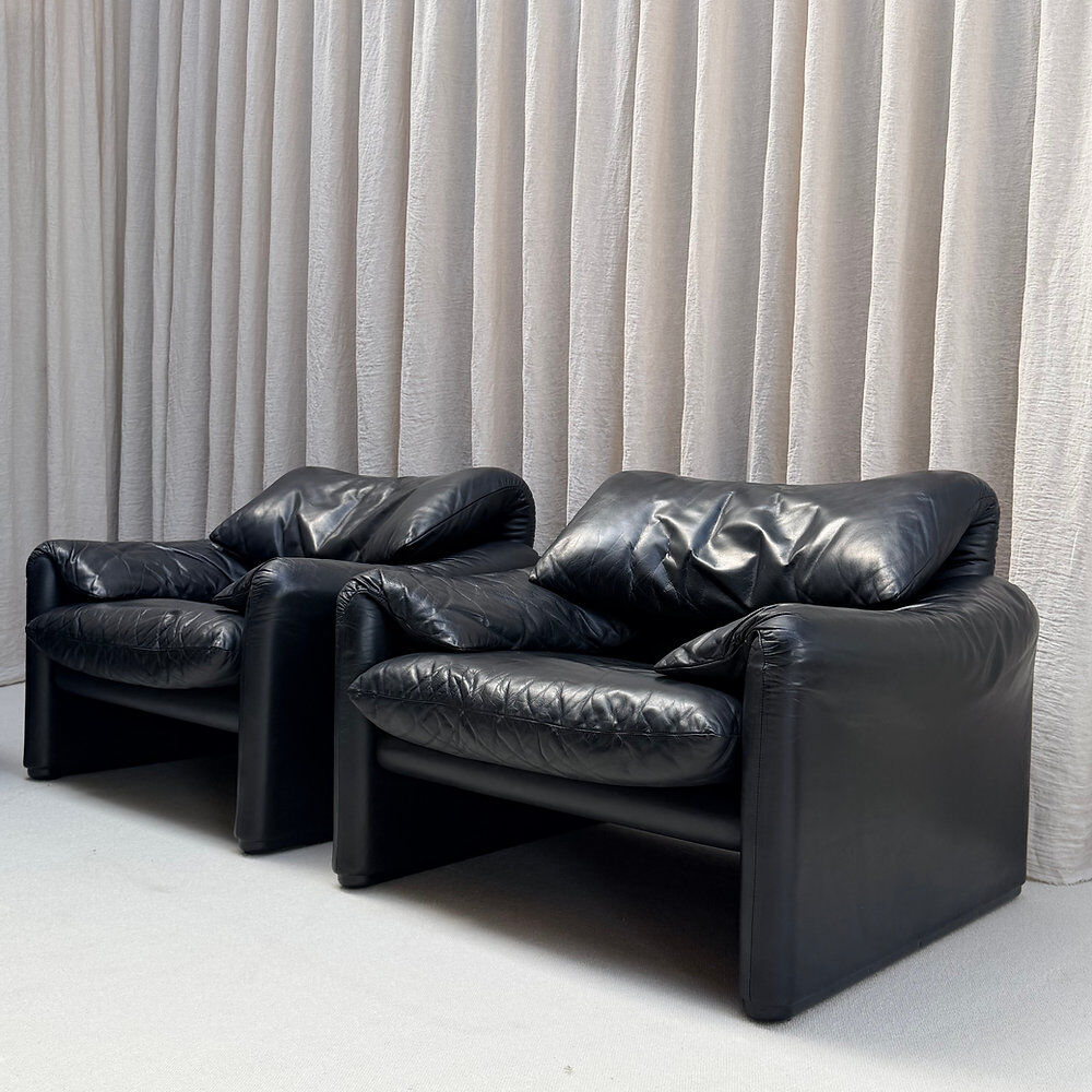 First edition Maralunga set, Vico Magistretti, Cassina, Italy, 1970s.