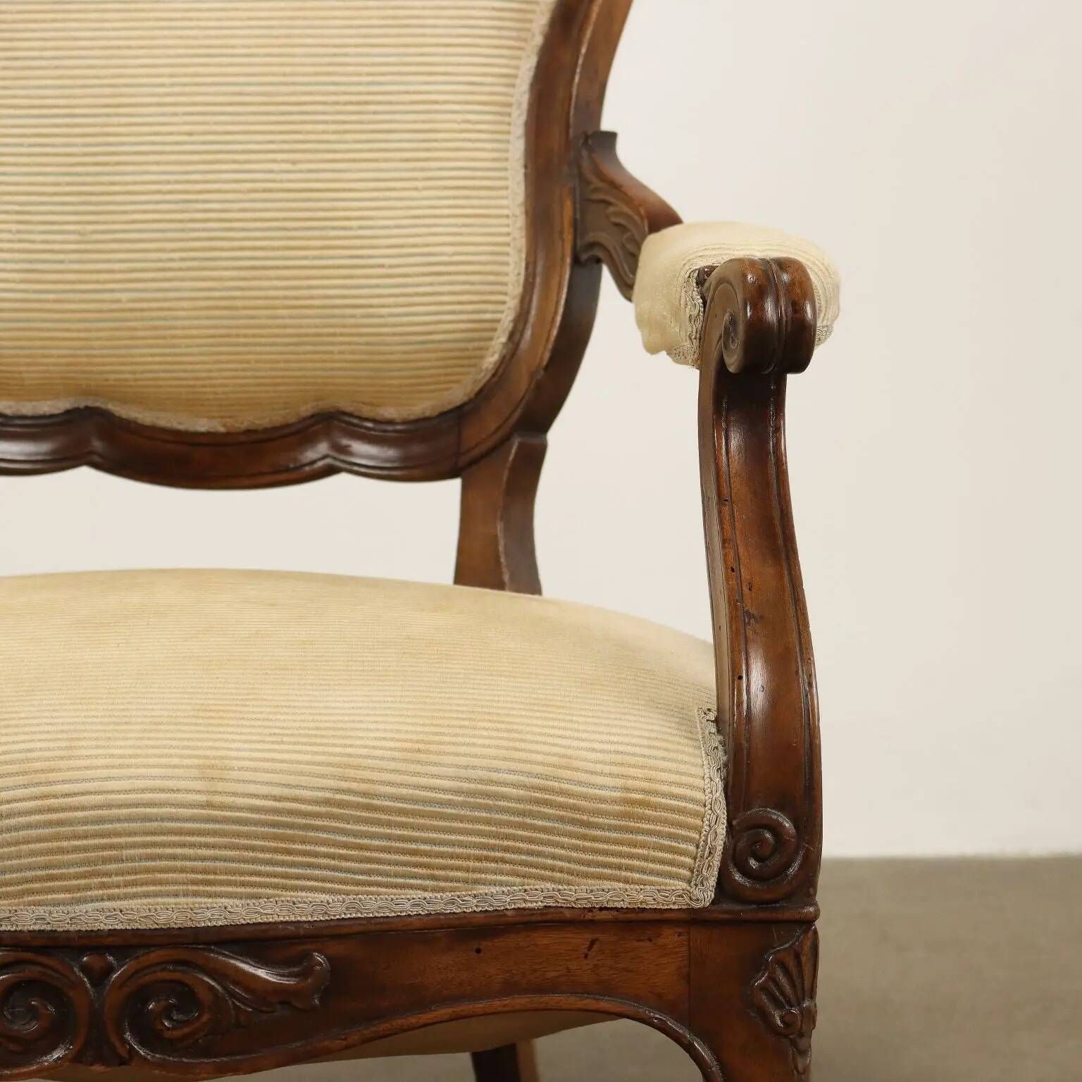 Antique Louis-Philippe armchair in carved walnut, Italy, 19th century
