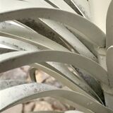 Palm lamppost by Sergio Terzani