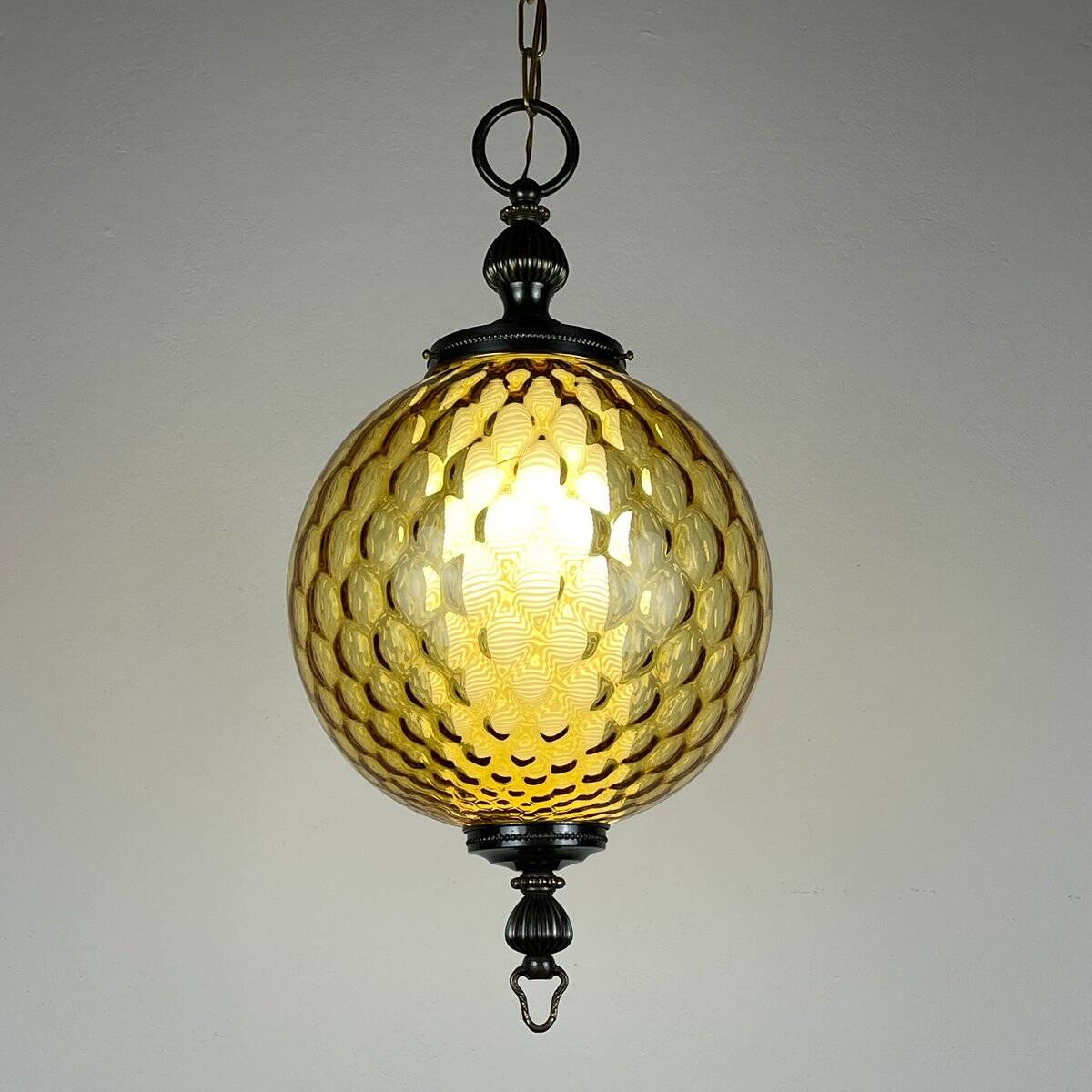 Vintage yellow Murano sphere pendant lamp, Italy, 1970s.