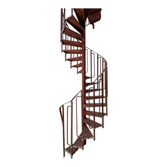 Escalier de caserne en fer