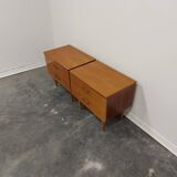 Paire de tables de chevet années 1970