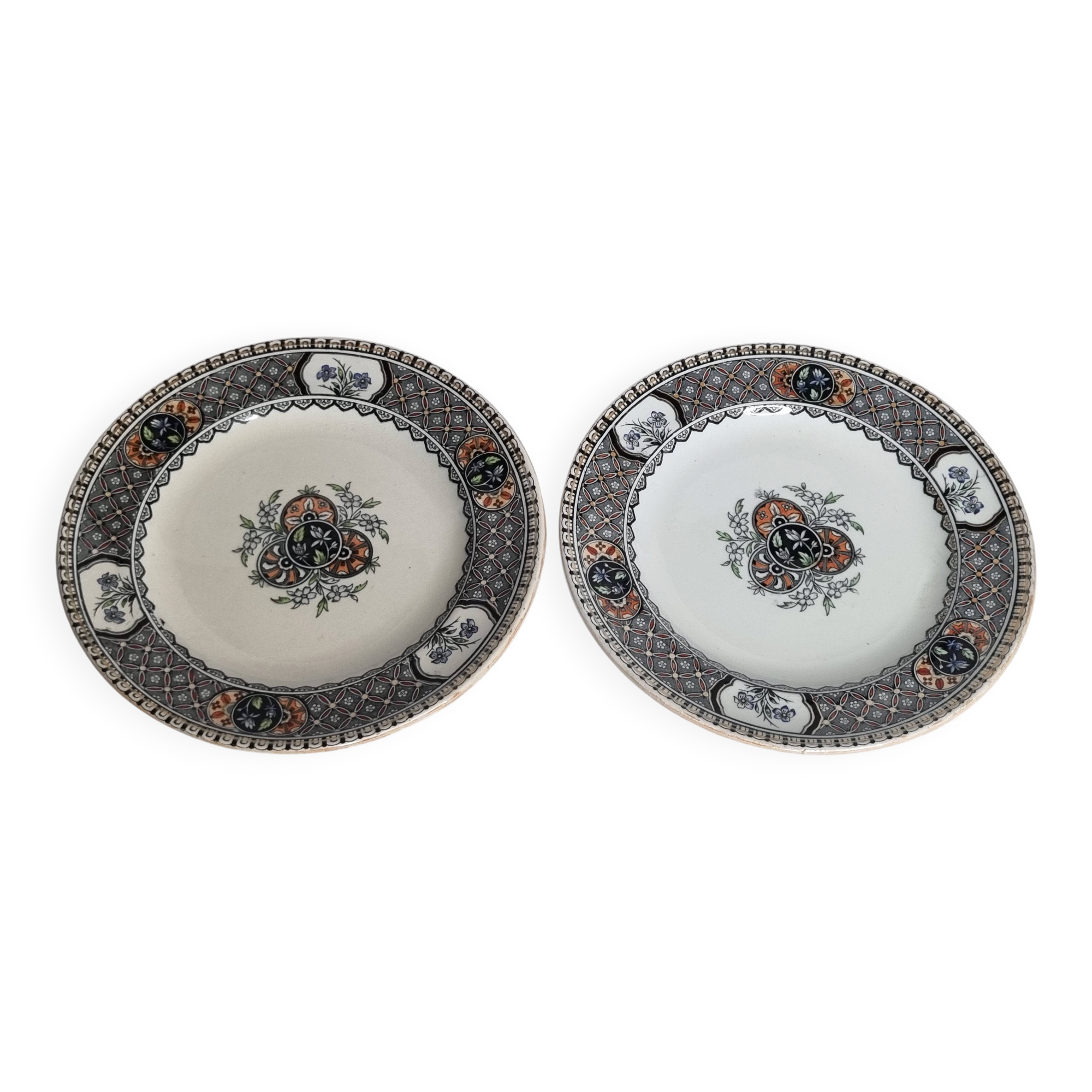 Pair of Royal Doulton plates 20.5 cm English earthenware Imari decoration 19th century