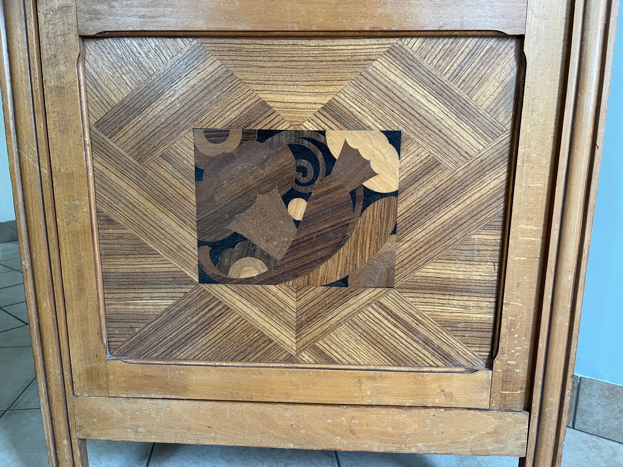 Parisian wardrobe vintage showcase