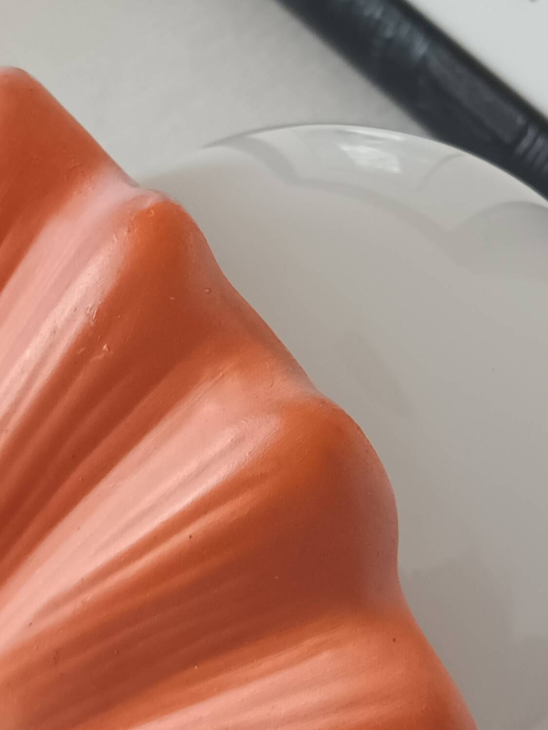 Vintage ceramic seashell lamp