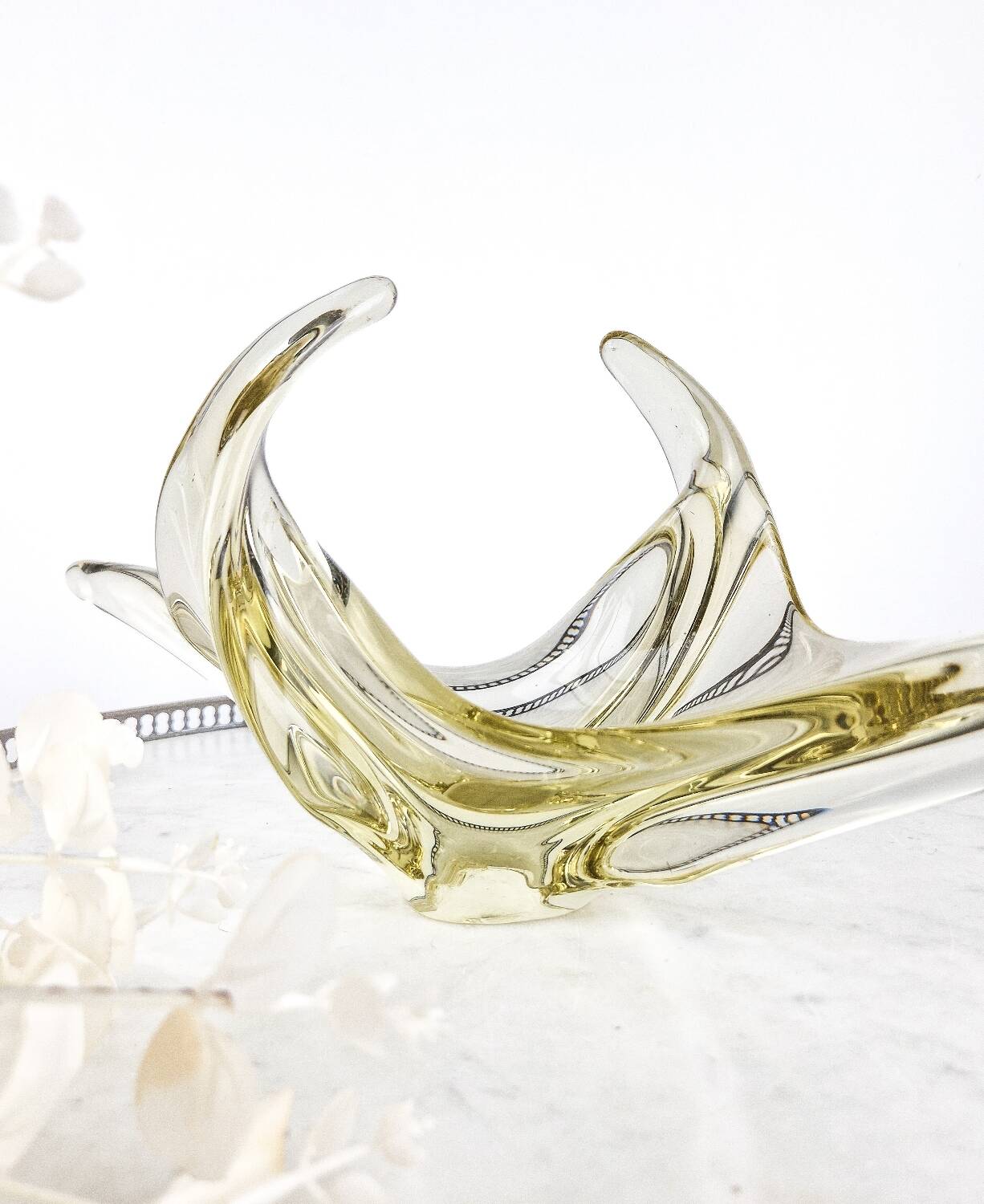 Large fruit bowl, centerpiece or vintage crystal empty pocket