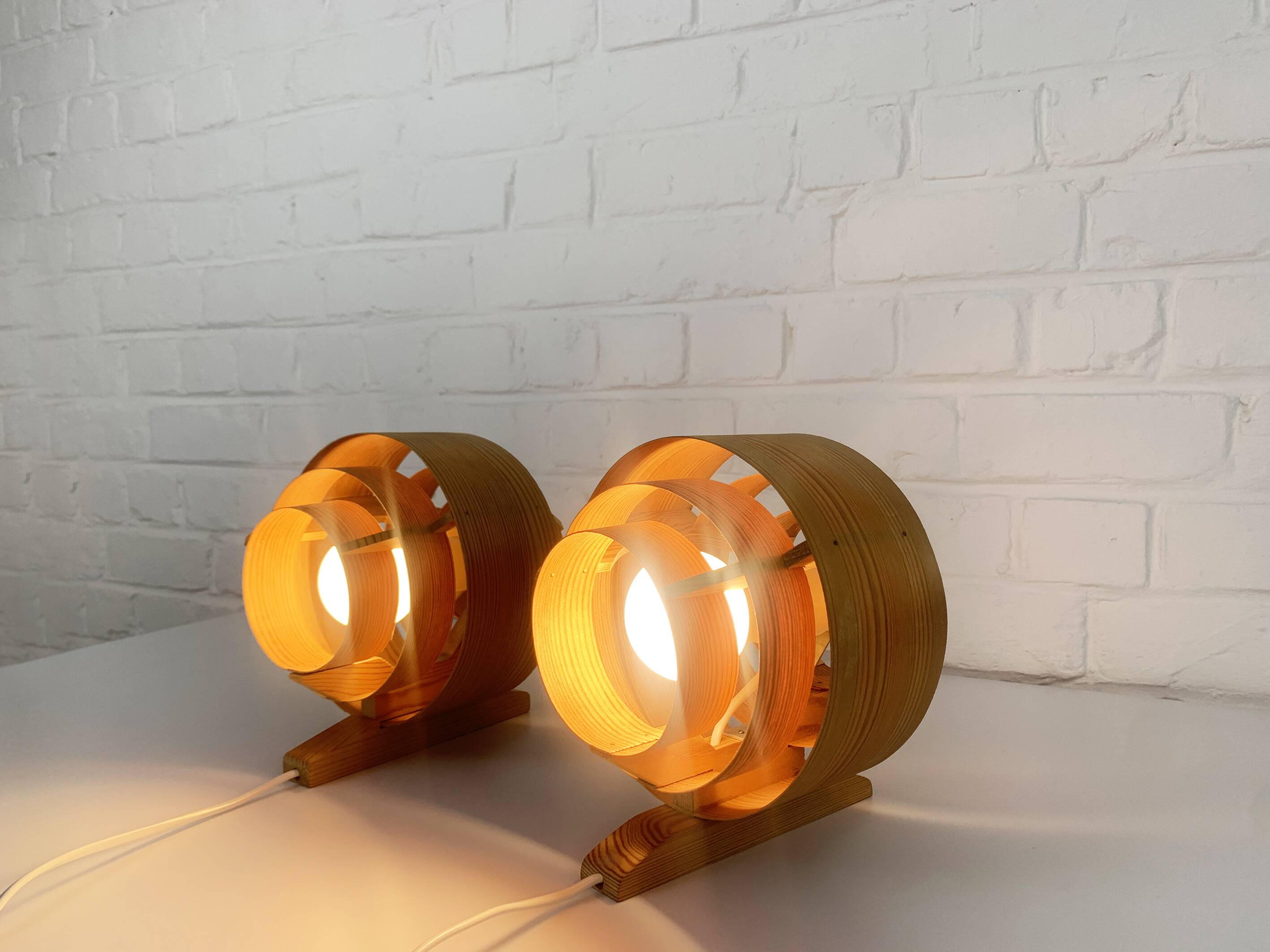 Pair of V-327 pine wall lights Hans-Agne Jakobsson for AB Markaryd, 1960