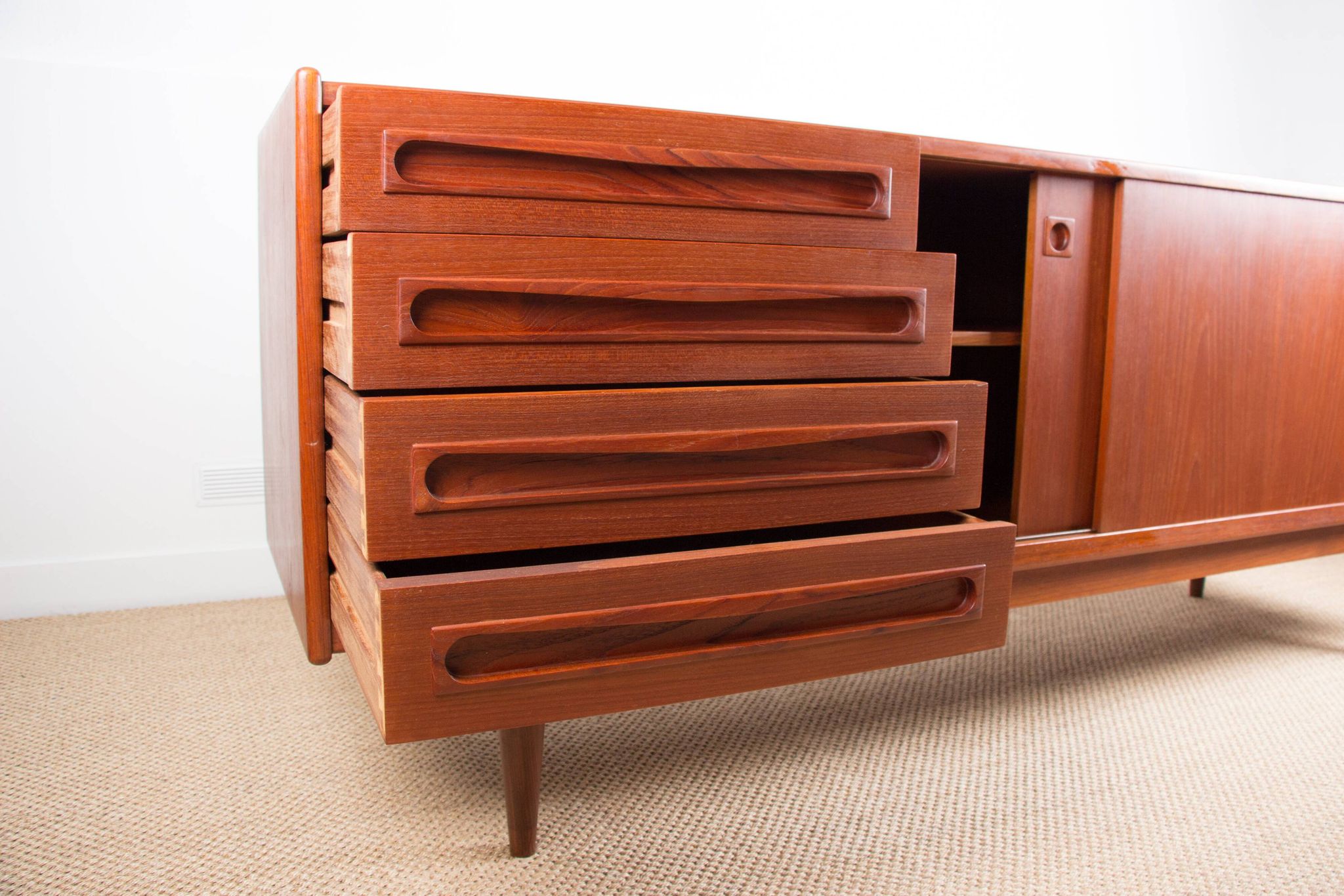 Enfilade Danoise en Teck 200 cm, modèle 31b, par Johannes Andersen 1960.