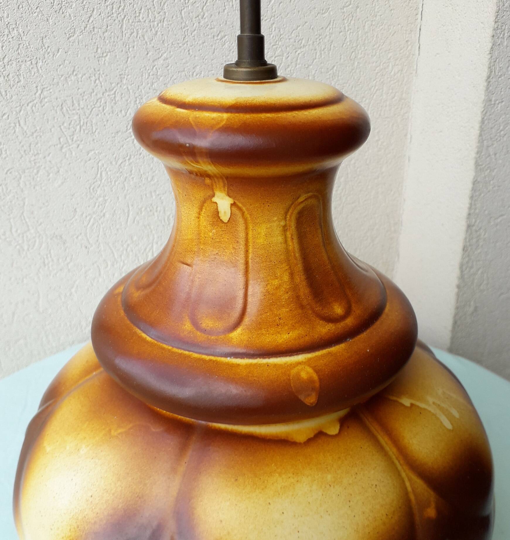 Ceramic lamp base