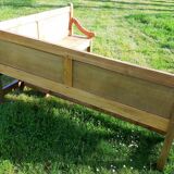 Corner bench