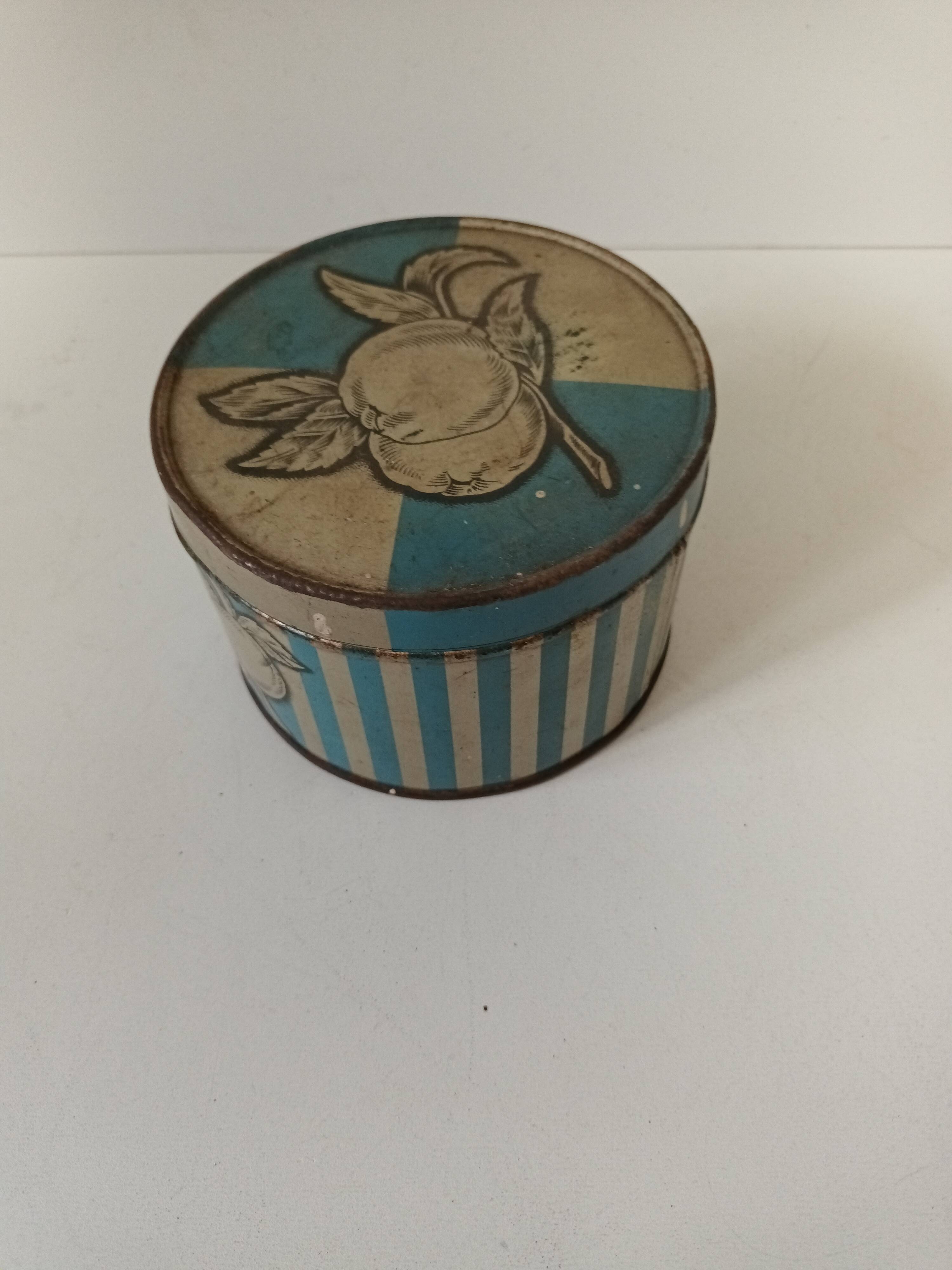 Boite ronde en métal ancienne