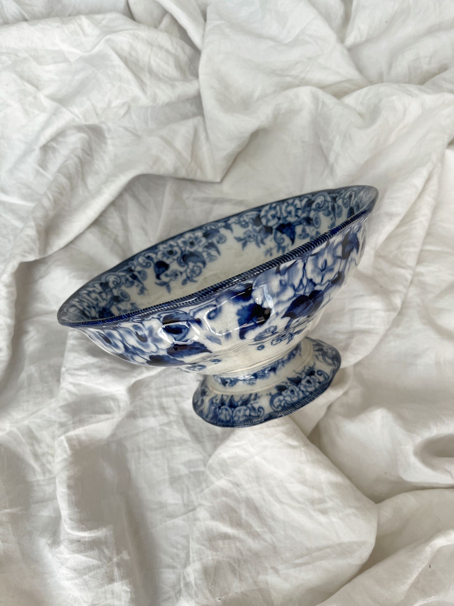 Flora pedestal bowl/salad bowl, Creil and Montereau, late 19th century