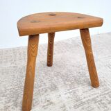 Tripod farm stool