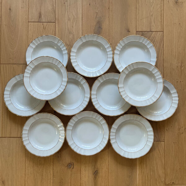 12 assiettes creuses en porcelaine de Limoges Bernardaud