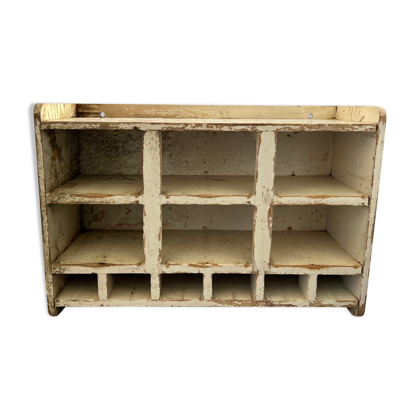 Wall shelf