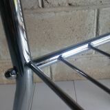 Table d'appoint pieds strings et plateau en verre fumé 1960