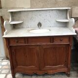 Vanity unit with antique washbasin