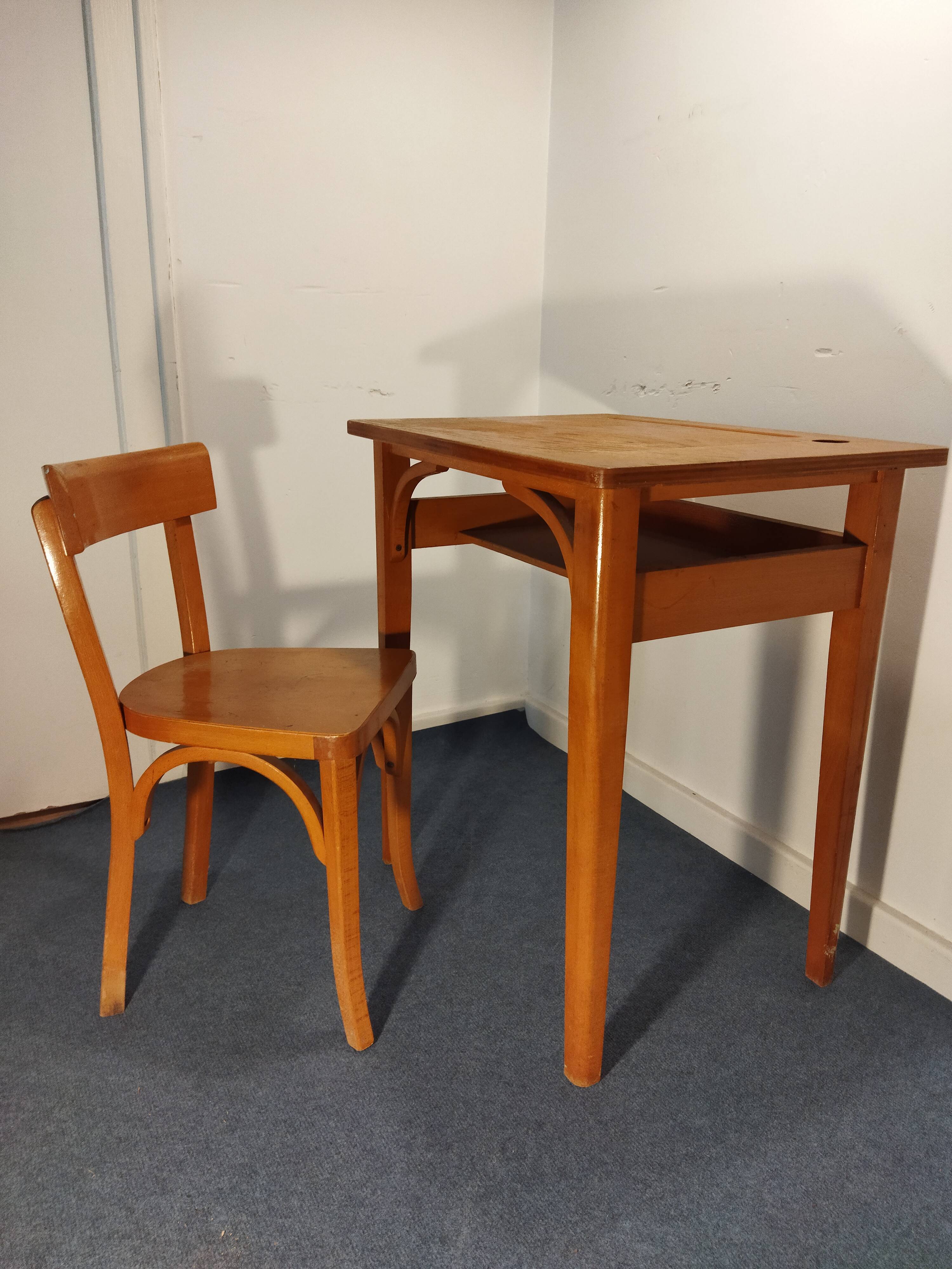 Desk and children's chair Baumann