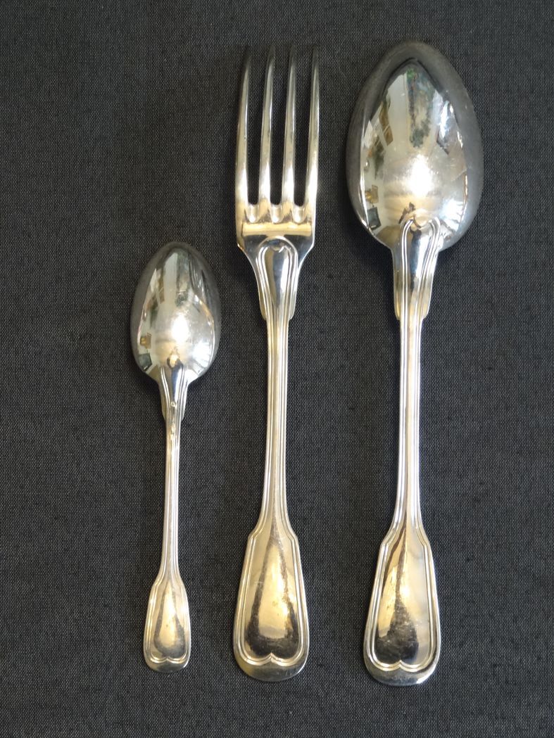 Housewife 37 pieces model with silver metal nets
